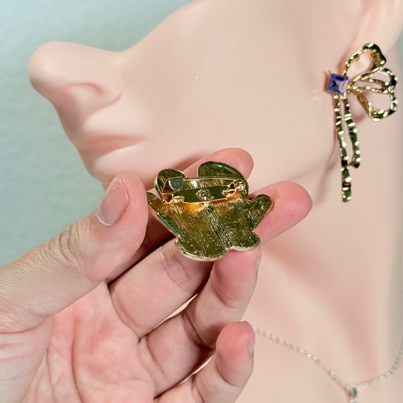 ⚜️ Cute Christmas Gloves Brooch - Picture 6 of 6